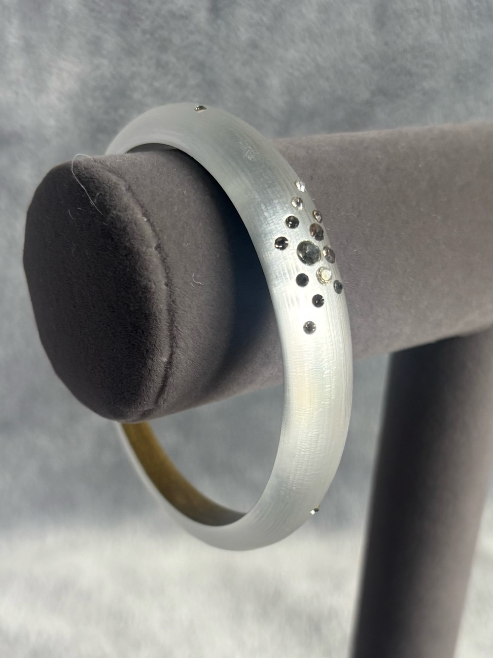 Alexis Bittar Lucite White Skinny Tapered Bangle w/ Crystals One Size EUC